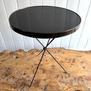Round Tripod Table